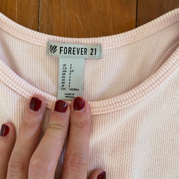 Forever 21 cropped racerback tank top - Picture 3 of 5